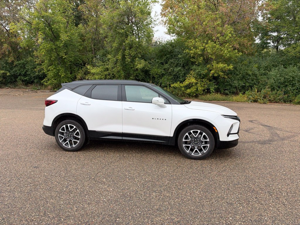 Used 2025 Chevrolet Blazer RS w/ Driver Confidence II Package AWD/4WD image 15
