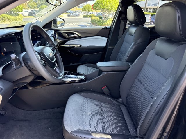 Used 2024 Chevrolet Trax LT FWD image 9