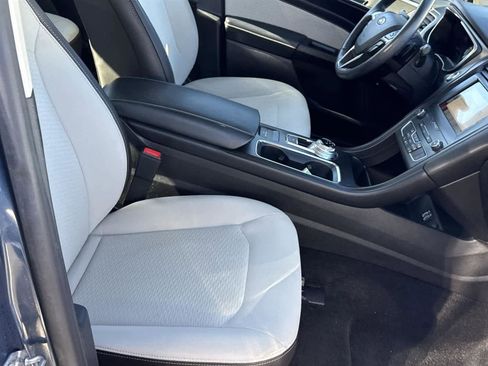 Used 2019 Ford Fusion SE w/ Equipment Group 151A image 17