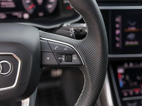 Used 2024 Audi SQ7 Prestige w/ Prestige Package image 16