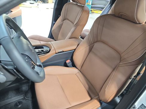 Used 2025 Toyota Crown Signia w/ Advanced Technology Package AWD/4WD image 17