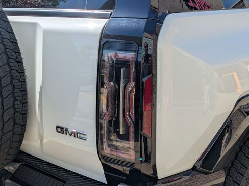 Used 2025 GMC Hummer EV 2X w/ LPO, Cargo Utility Package AWD/4WD image 11