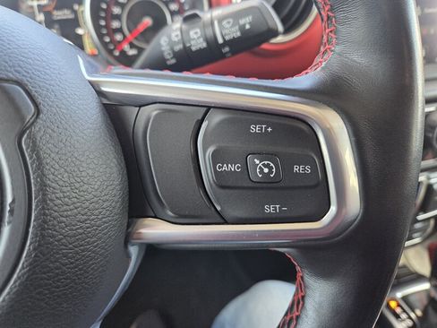 Used 2022 Jeep Wrangler Unlimited Rubicon w/ Cold Weather Group AWD/4WD image 15