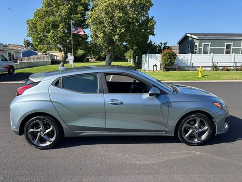 Used 2019 Hyundai Veloster 2.0 FWD image 3