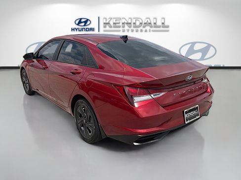 Used 2023 Hyundai Elantra SEL FWD image 4