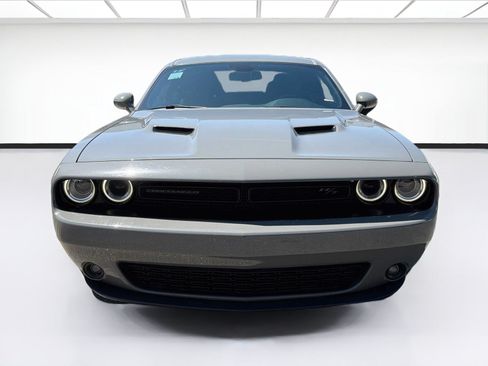 Used 2018 Dodge Challenger R/T w/ Driver Convenience Group RWD image 2