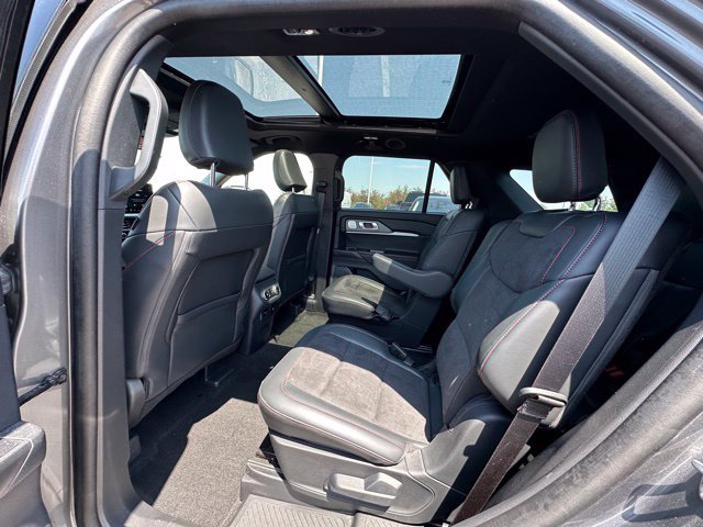 Used 2025 Ford Explorer ST w/ Sun And Sound Package AWD/4WD image 17