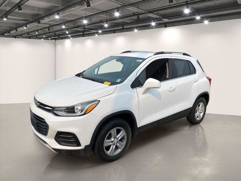 Used 2019 Chevrolet Trax LT AWD/4WD image 3
