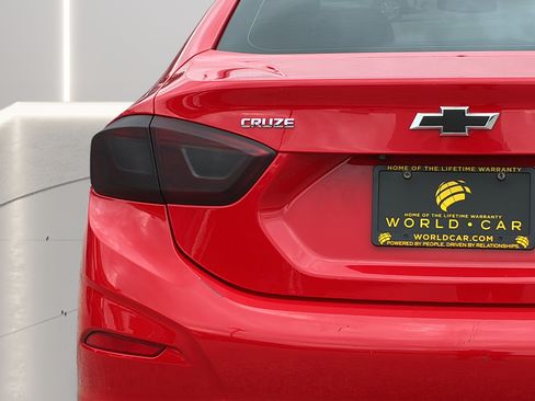 Used 2019 Chevrolet Cruze LS w/ LS Convenience Package FWD image 29