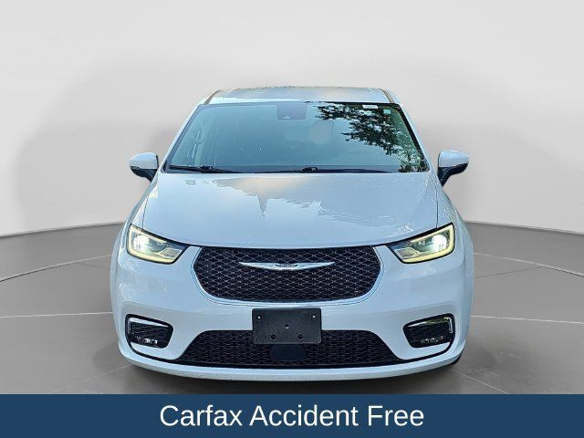 Used 2023 Chrysler Pacifica Touring-L FWD image 2