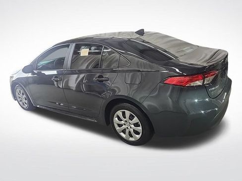Used 2025 Toyota Corolla LE FWD image 2
