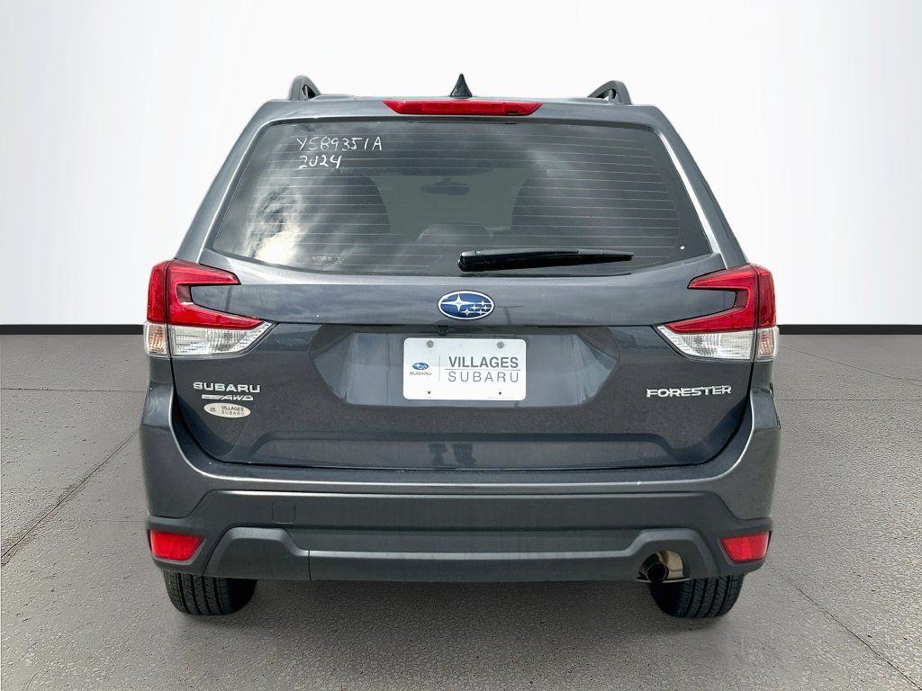 Used 2024 Subaru Forester AWD/4WD image 6