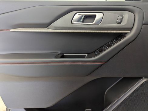 Certified 2025 Ford Explorer ST-Line w/ ST-Line Street Pack image 13