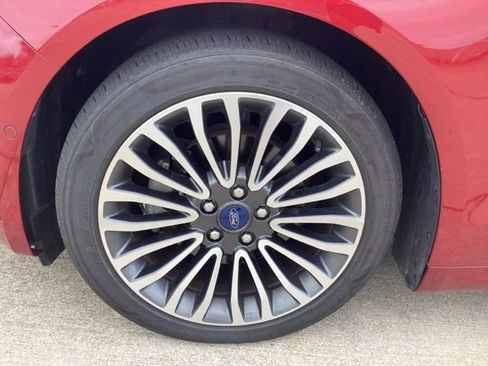 Used 2018 Ford Fusion Platinum FWD image 5