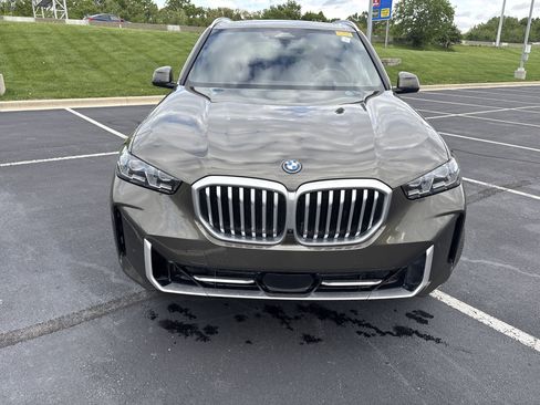 Used 2025 BMW X5 xDrive50e w/ Parking Assistance Package AWD/4WD image 27