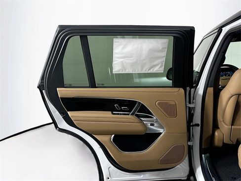 New 2025 Land Rover Range Rover Long Wheelbase SE image 22