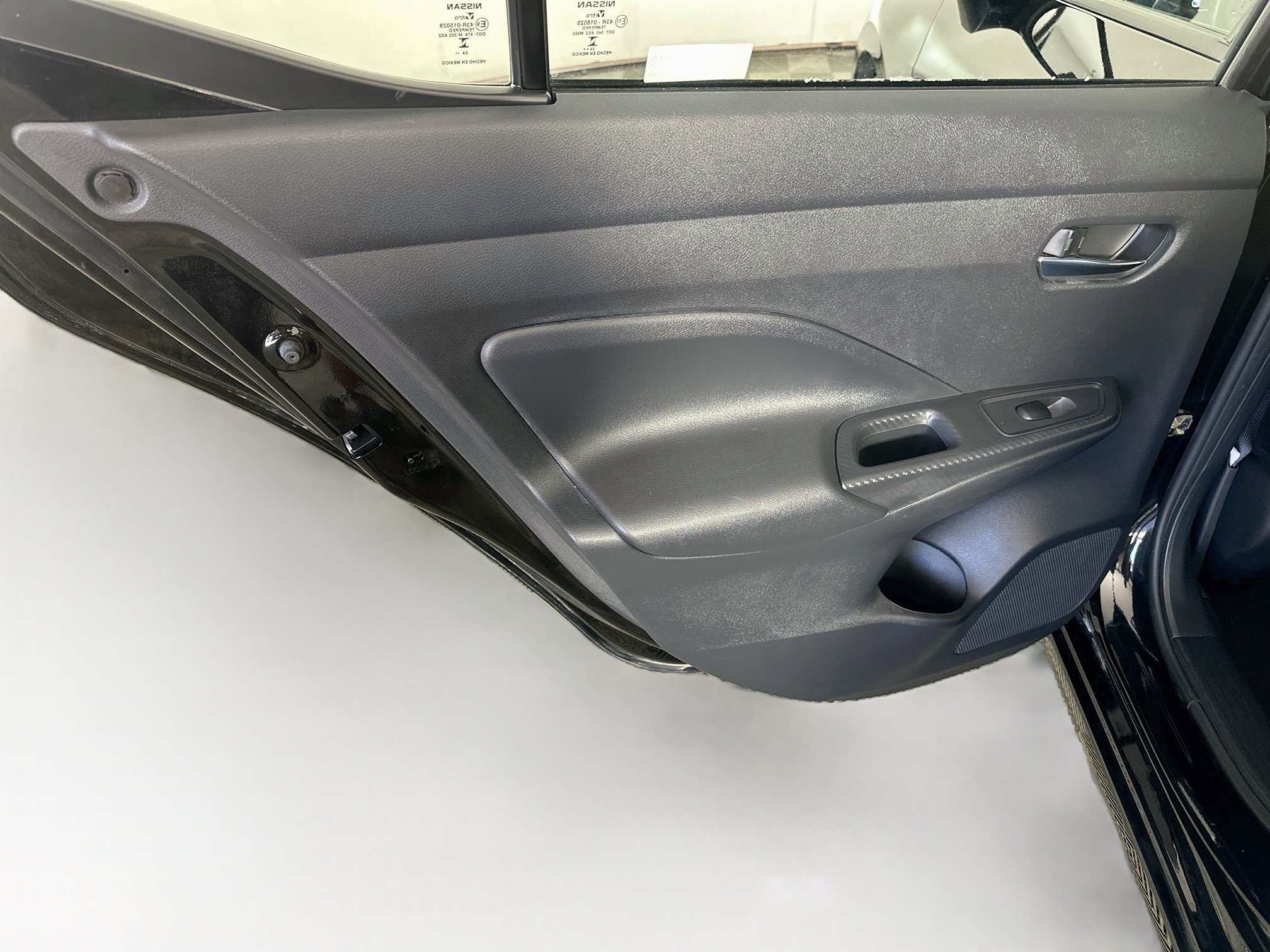Used 2025 Nissan Versa SV FWD image 25