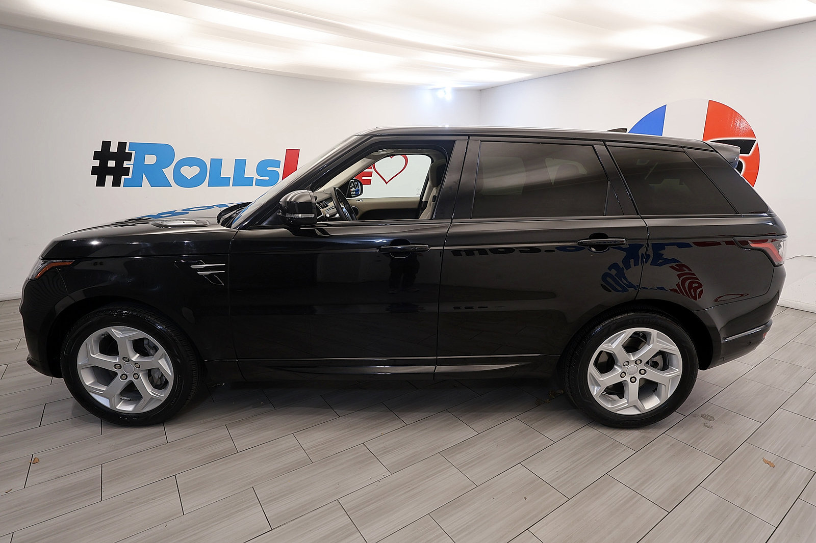 Used 2018 Land Rover Range Rover Sport HSE AWD/4WD image 2