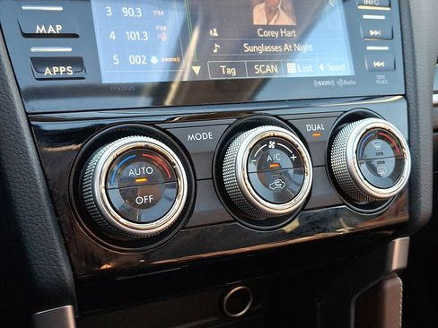 Used 2018 Subaru Forester 2.5i Touring w/ Popular Package #3B image 16