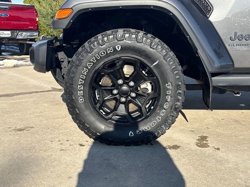 Used 2022 Jeep Gladiator Sport image 31