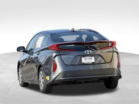 Used 2022 Toyota Prius Prime LE FWD image 5