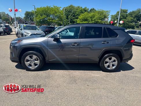 Used 2022 Toyota RAV4 XLE w/ Convenience Package AWD/4WD image 4