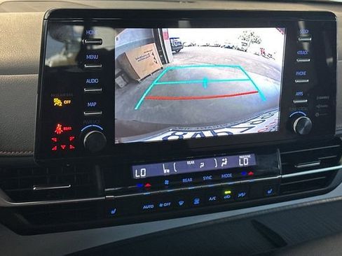 Used 2021 Toyota Sienna XSE FWD image 24