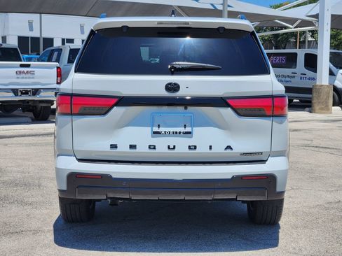 Used 2025 Toyota Sequoia Platinum AWD/4WD image 6