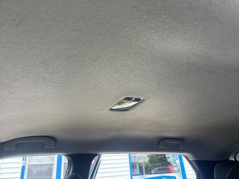 Used 2018 Nissan Kicks SV FWD image 14