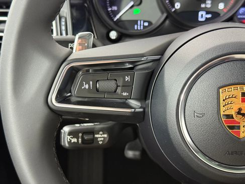 Certified 2026 Porsche Macan AWD/4WD image 19