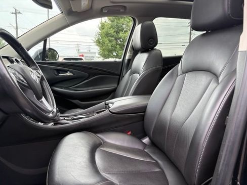 Used 2020 Buick Envision Essence FWD image 30