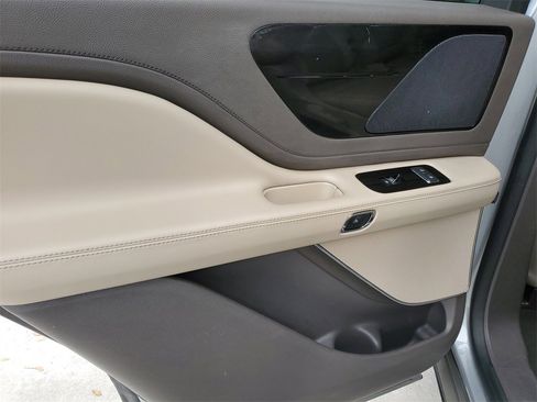 Certified 2021 Lincoln Aviator 2WD w/ Elements Package image 9