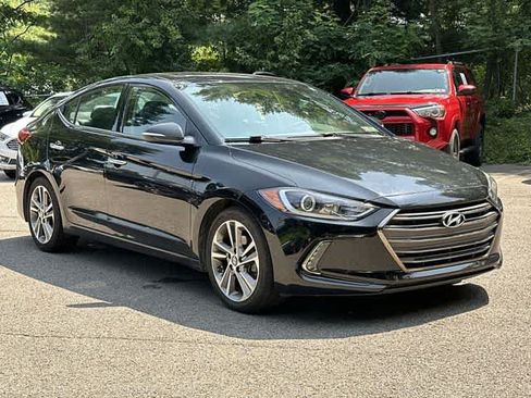 Used 2017 Hyundai Elantra Limited w/ Limited Tech Package 04 FWD image 21