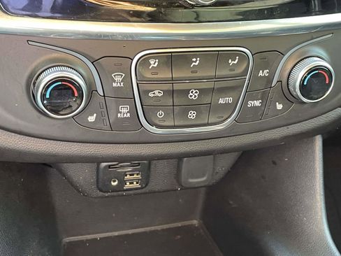 Used 2020 Chevrolet Traverse RS image 11