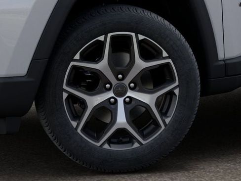 New 2026 Jeep Compass Limited image 4