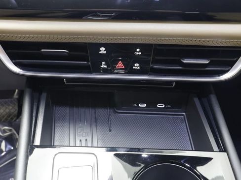 Used 2025 Volkswagen Atlas Cross Sport SE AWD/4WD image 11