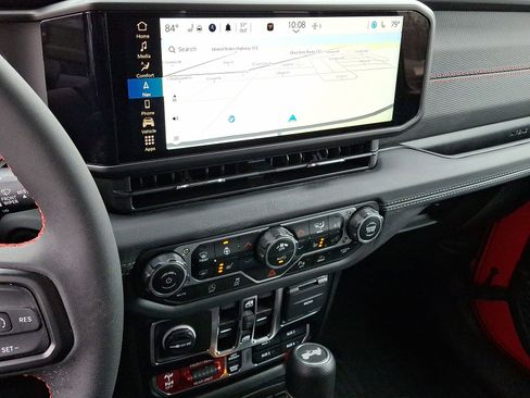 New 2024 Jeep Wrangler Unlimited Rubicon w/ Technology Group AWD/4WD image 22