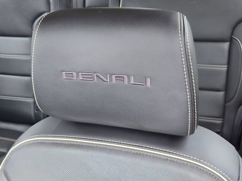 Used 2023 GMC Acadia Denali AWD/4WD image 21