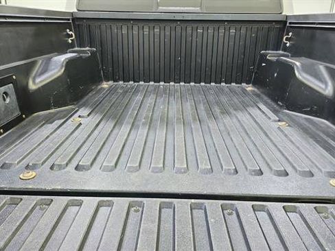 Used 2017 Toyota Tacoma SR5 w/ Tow Package RWD image 26