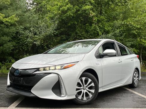 Used 2021 Toyota Prius Prime LE FWD image 1