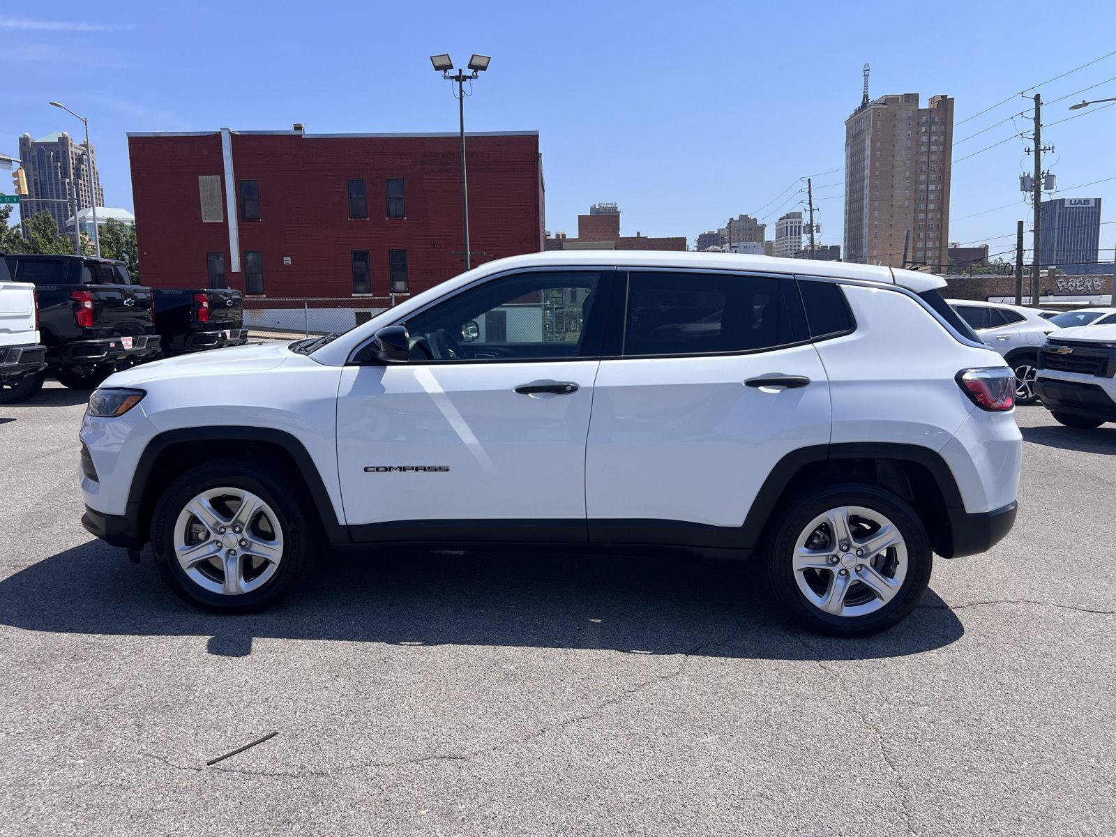 Used 2023 Jeep Compass Sport AWD/4WD image 29