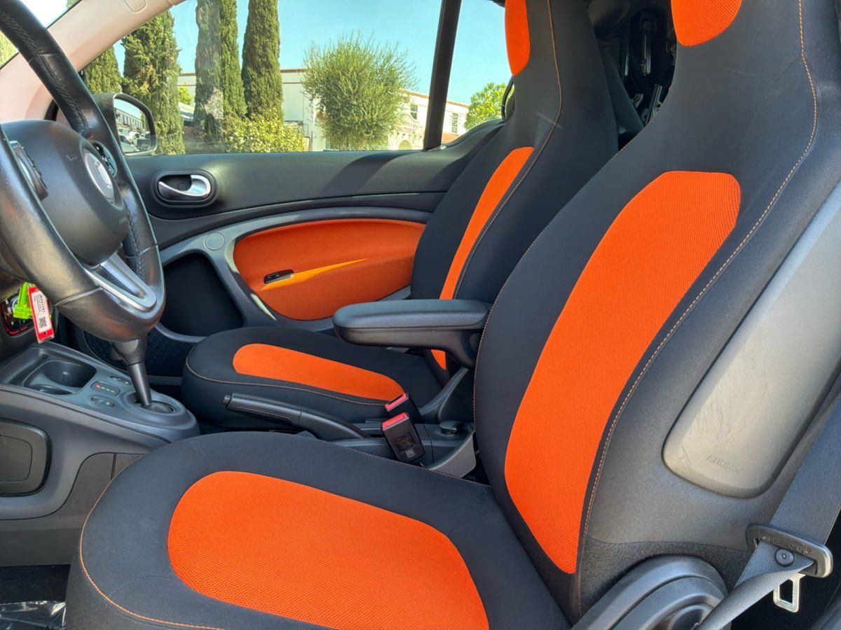 Used 2018 smart fortwo electric drive w/ Sport Package RWD image 17