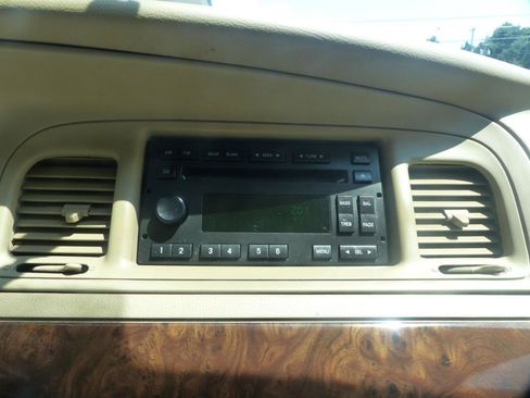 Used 2008 Mercury Grand Marquis GS RWD image 20