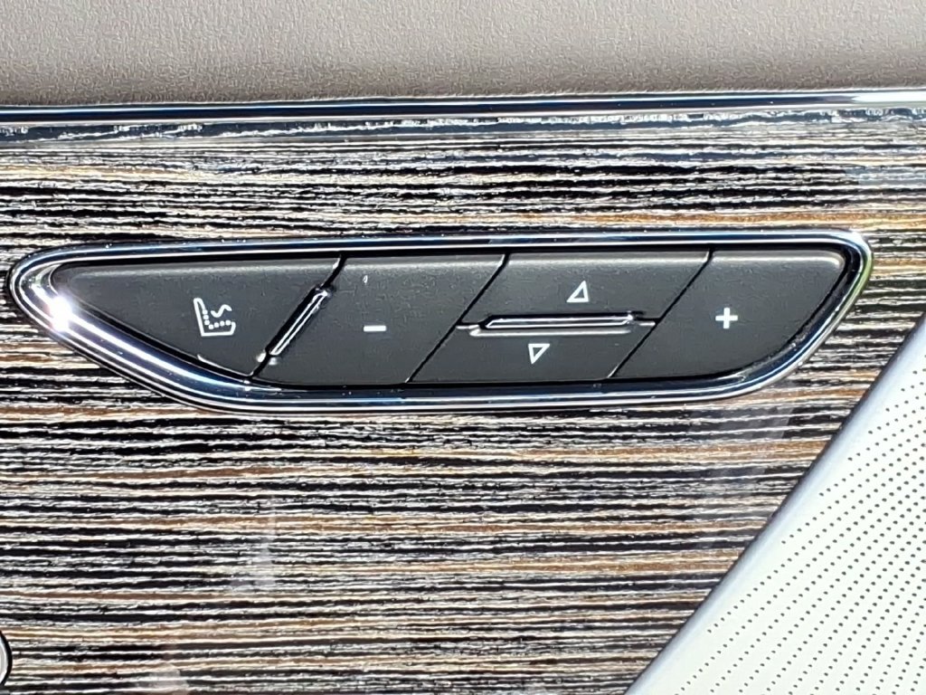 Used 2019 Lincoln Continental Black Label w/ Rear Seat Package AWD/4WD image 55