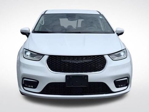 Certified 2023 Chrysler Pacifica Touring-L FWD image 3
