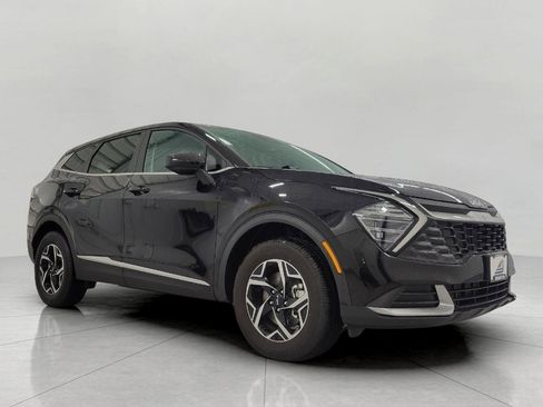 Used 2025 Kia Sportage LX AWD/4WD image 1
