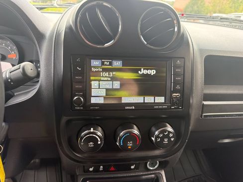 Used 2016 Jeep Patriot Latitude AWD/4WD image 27