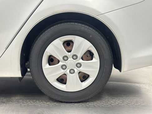 Used 2017 Kia Forte LX image 22