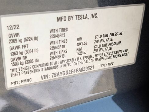 Used 2023 Tesla Model Y Long Range AWD/4WD image 23