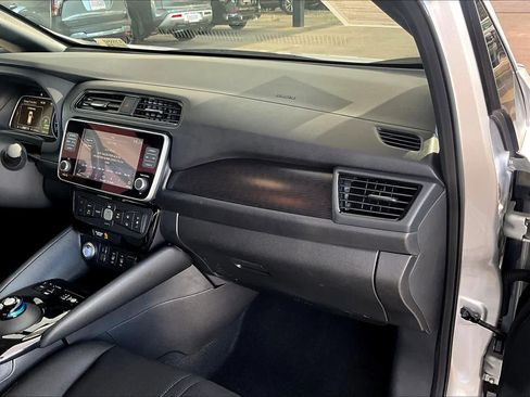 Used 2024 Nissan Leaf SV Plus image 17